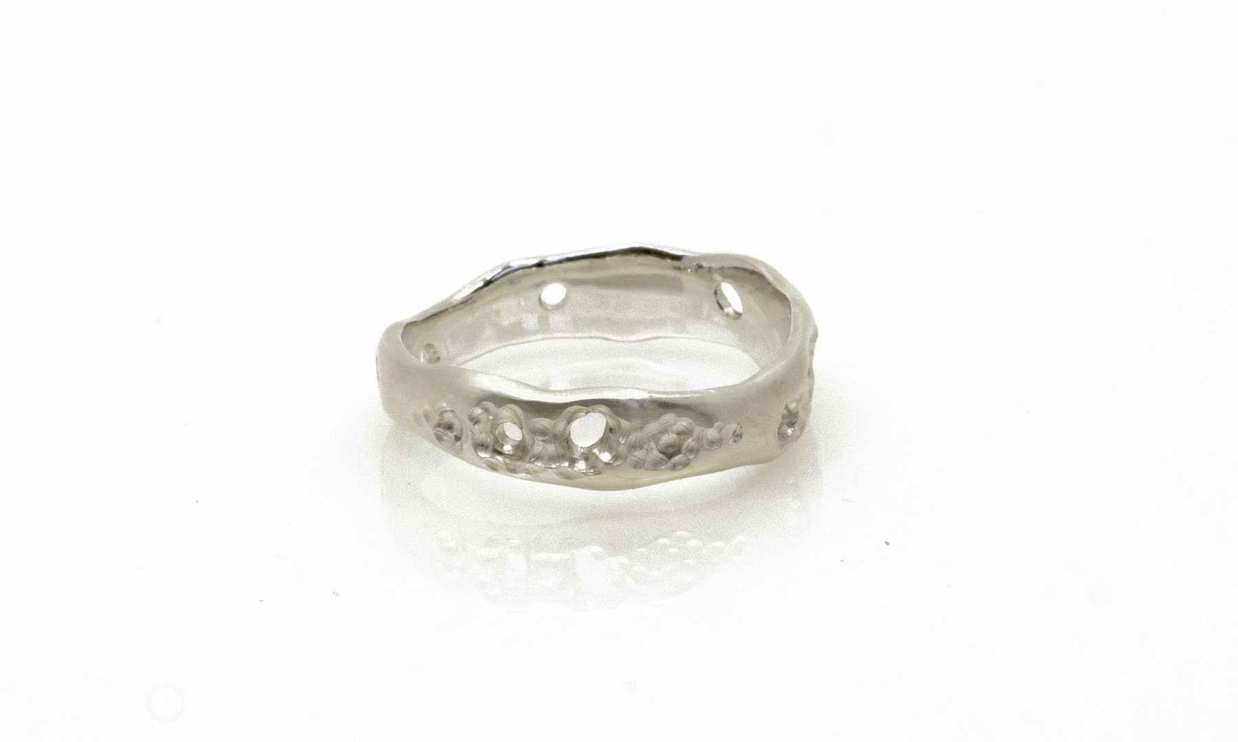Snubní prsten Bite široký image img-3862-63c96ca38ca98187909686.jpg